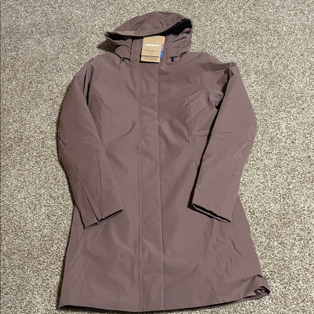 New with tags Patagonia Tres 3 in 1 Parka size small Dusky Brown